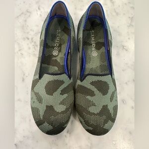 brand new! NWT girls Rothy’s loafers camo size 4